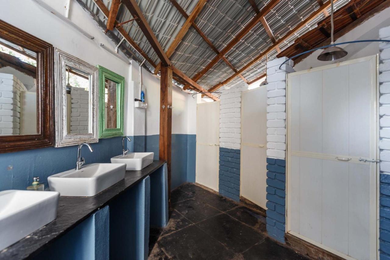 Woke Arpora Hostel Екстериор снимка