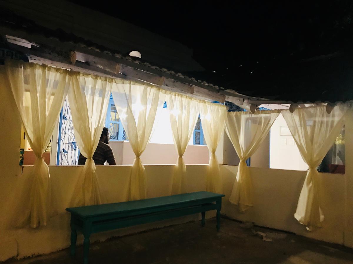 Woke Arpora Hostel Екстериор снимка