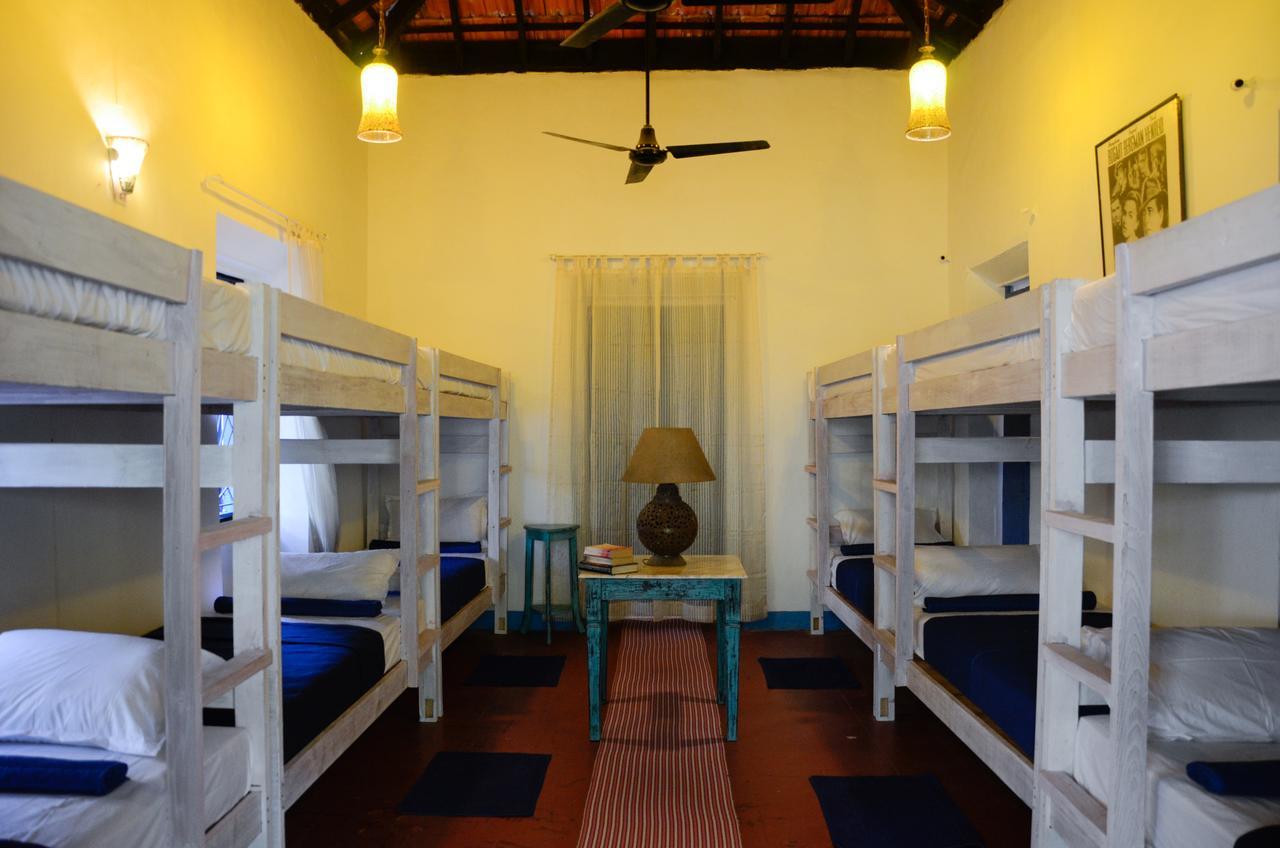 Woke Arpora Hostel Екстериор снимка